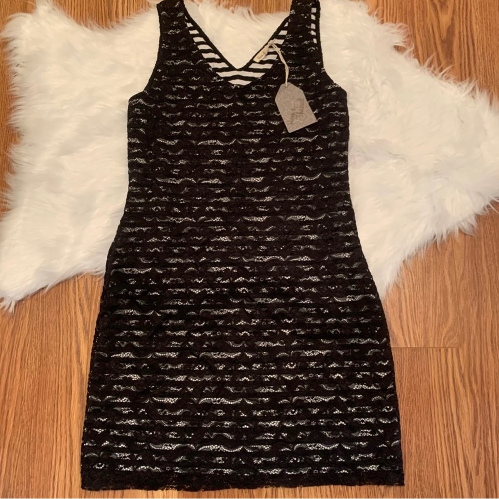 Hem & Thread Lace Overlay Dress